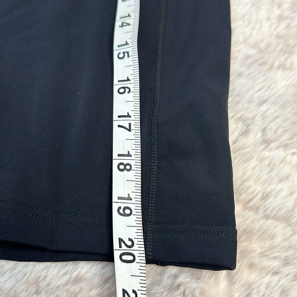 FINIS Thermal Swim Shirt in Black - Picture 3 of 15